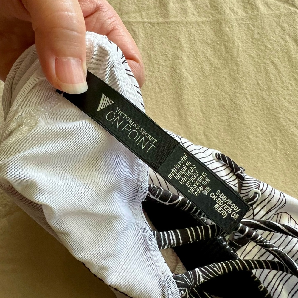 2 pack Racerback Bras Victoria’s Secret - Picture 4 of 4